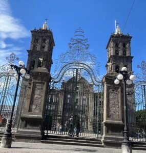 Catedral de Puebla, Vista frontal