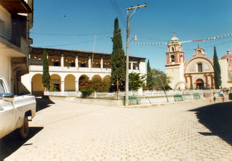 Parque, Iglesia y Presidencia Municipal de Coyomeapan, Pue.
