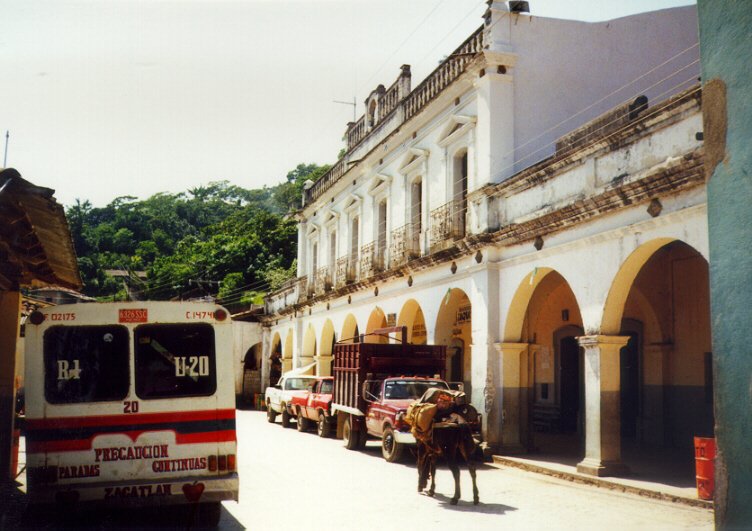Palacio Municipal en Hermenegildo Galeana, Pue.