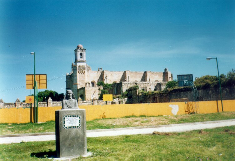 Vista Lateral del Ex-Convento Franciscano