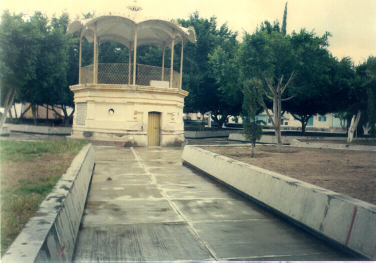 Kiosko en la Plaza de San Pablo Anicano, Pue.
